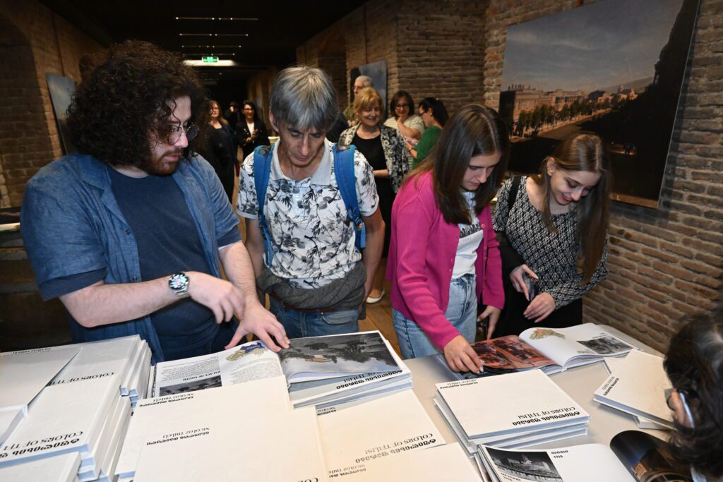 Colors of Tfilisi 3 Presentation of Book " Colors of Tfilisi", 2022.
Author Nicoloz Tbileli,
Curator Ketevan Paitchadze